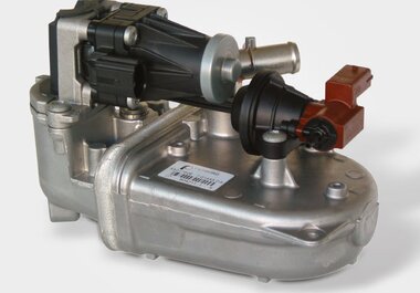 Module refroidisseur AGR Pierburg avec vanne AGR intégrée et clapet bypass, monté sur véhicules Fiat et GM | Pierburg | Motorservice