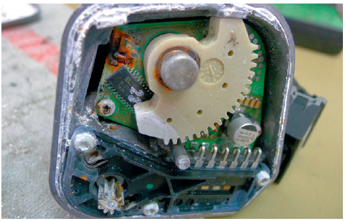 View of the interior of a damaged regulating throttle