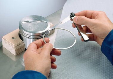 Piston - Mesure du jeu en hauteur du segment| Kolbenschmidt | Motorservice