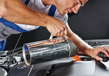  Come calcolare il consumo di olio nelle auto e nei veicoli commerciali? Quando si verifica un consumo di olio maggiore?| KS | Kolbenschmidt | Motorservice