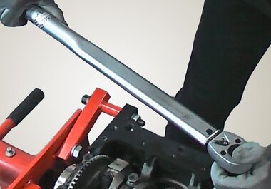 Dokręcanie śrub zgodnie z wymaganiami producenta na silniku| KS | Kolbenschmidt | Motorservice