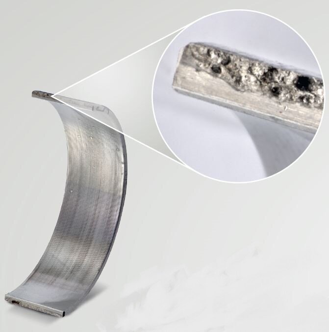 Alterazioni evidenti della superficie del materiale (clicca per ingrandire) Alterazioni evidenti della superficie del materiale