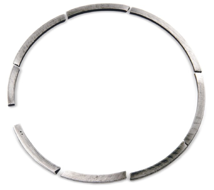 Gebrochener Kolbenring (zum Vergrößern anklicken) Gebrochener Kolbenring