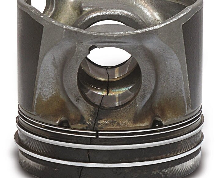 Piston fracture in the piston pin boss | Kolbenschmidt | Motorservice