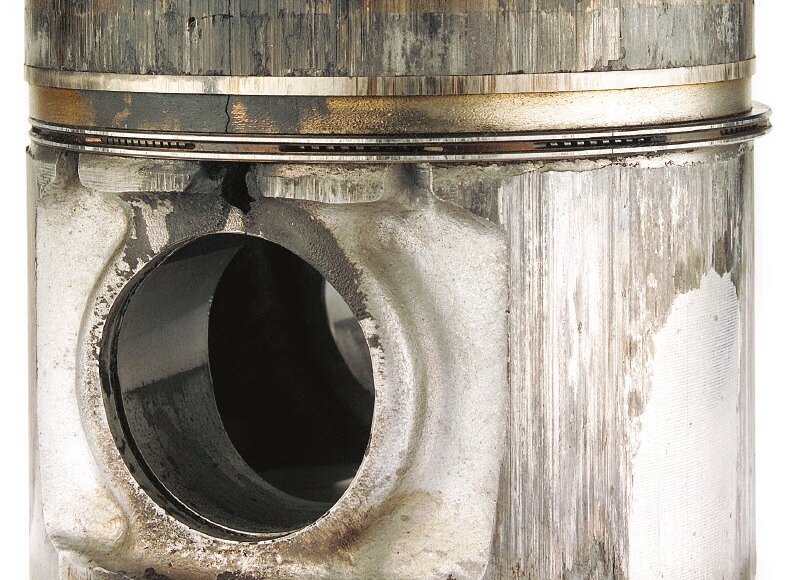 Cracks in the piston crown and bowl (diesel engines) | Kolbenschmidt | Motorservice
